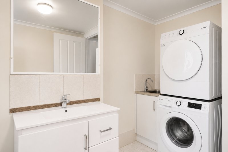 Photo - 1/11 Wongara Street, Clayfield QLD 4011 - Image 7