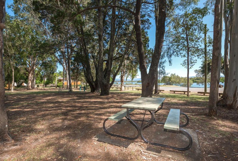 Photo - 1/11 Woodgate Place, Paradise Point QLD 4216 - Image 13