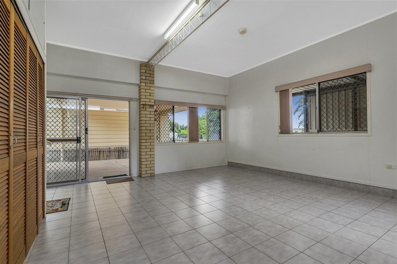 Photo - 111 Wynnum North Road, Wynnum QLD 4178 - Image 4