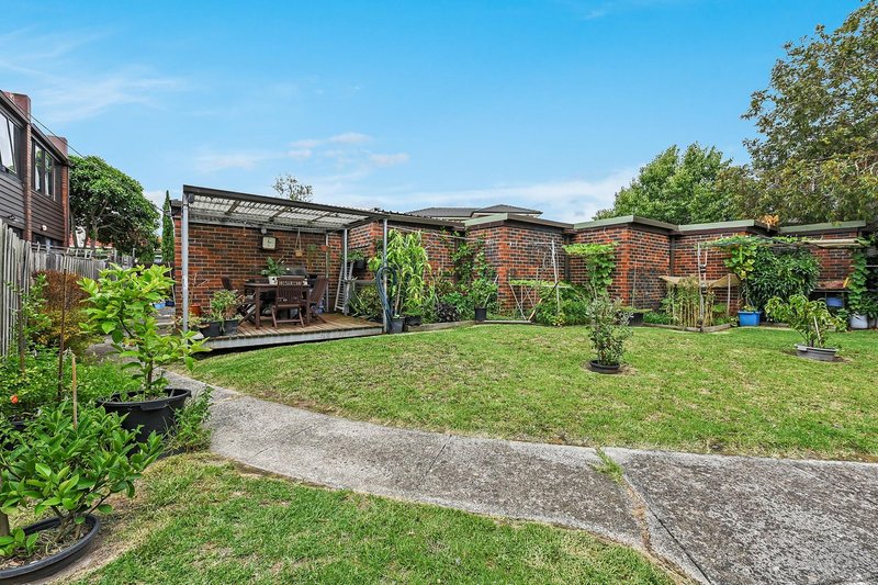 Photo - 1/110-115 Lightwood Road, Noble Park VIC 3174 - Image 12