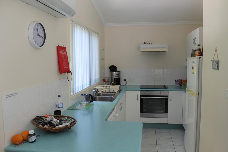 Photo - 11/10-12 Tropic Lodge , Korora NSW 2450 - Image 3