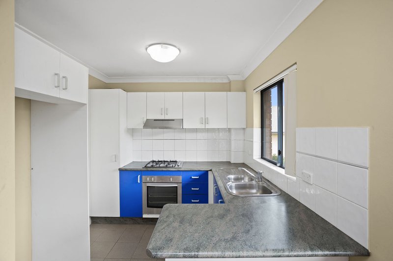Photo - 11/10-14 Calliope Street, Guildford NSW 2161 - Image 3