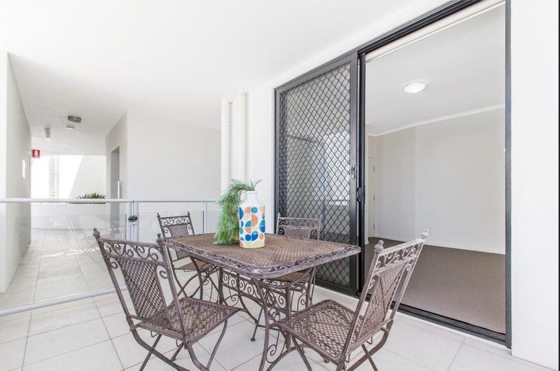 Photo - 11/10 Anzac Avenue, Maroochydore QLD 4558 - Image 8