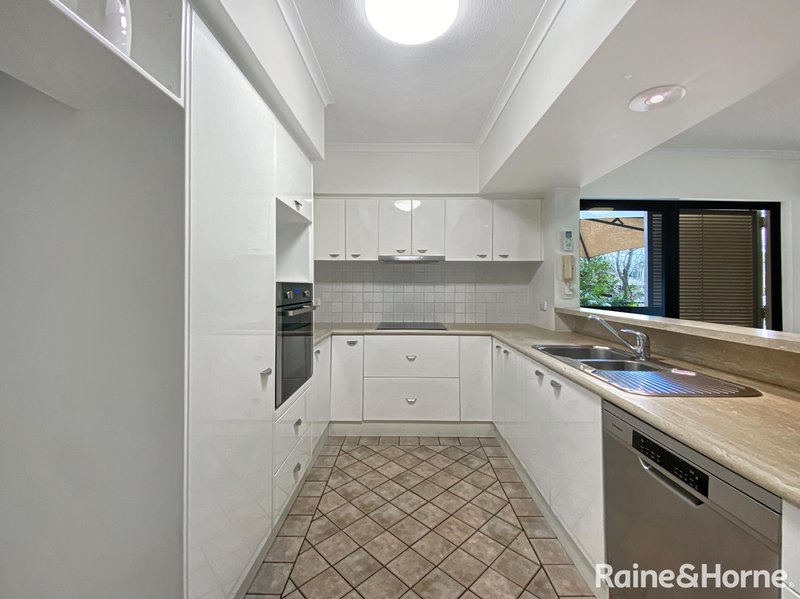 Photo - 1/110 Indooroopilly Road, Taringa QLD 4068 - Image 5