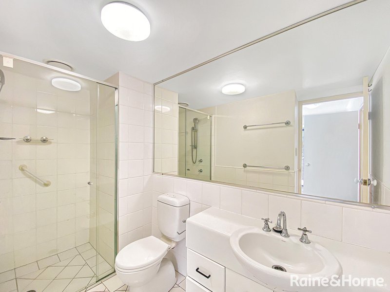Photo - 1/110 Indooroopilly Road, Taringa QLD 4068 - Image 7