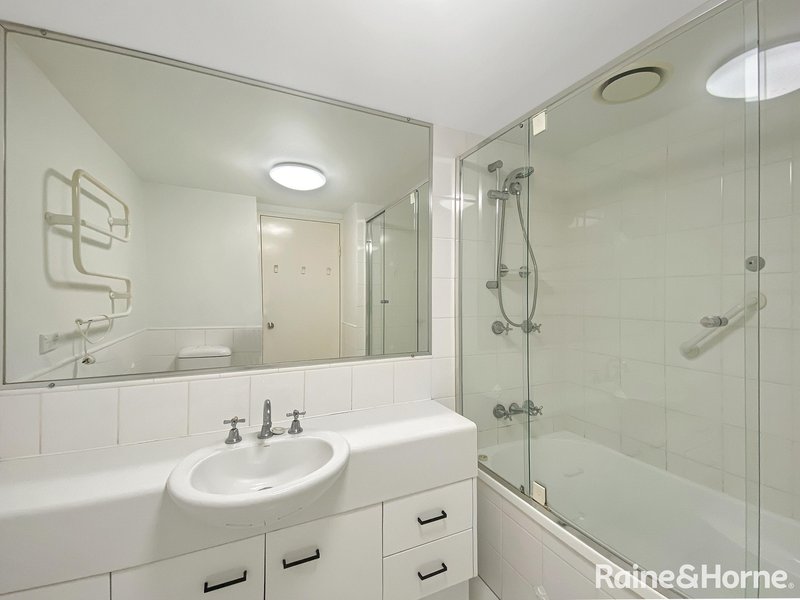 Photo - 1/110 Indooroopilly Road, Taringa QLD 4068 - Image 9