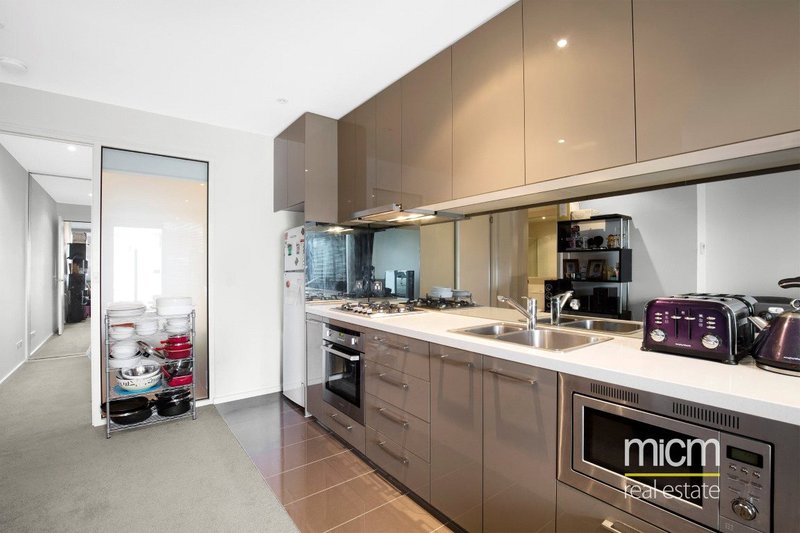 Photo - 1/110 Kavanagh Street, Southbank VIC 3006 - Image 2