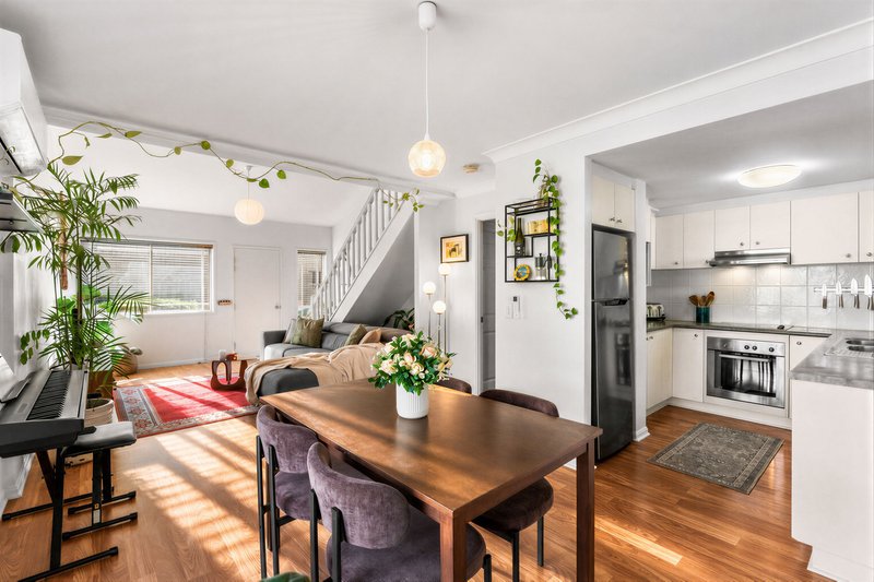 Photo - 11/10 Stanton Road, Tingalpa QLD 4173 - Image 2
