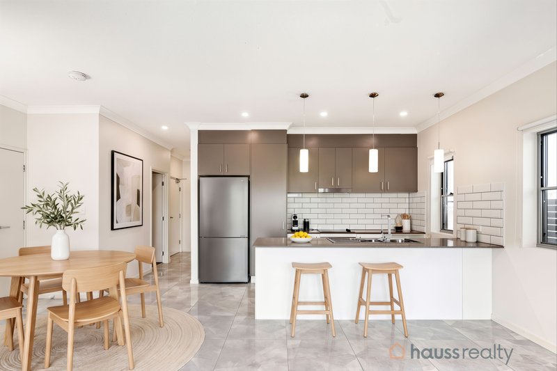 Photo - 11/100 Ellen Street, Oxley QLD 4075 - Image 2