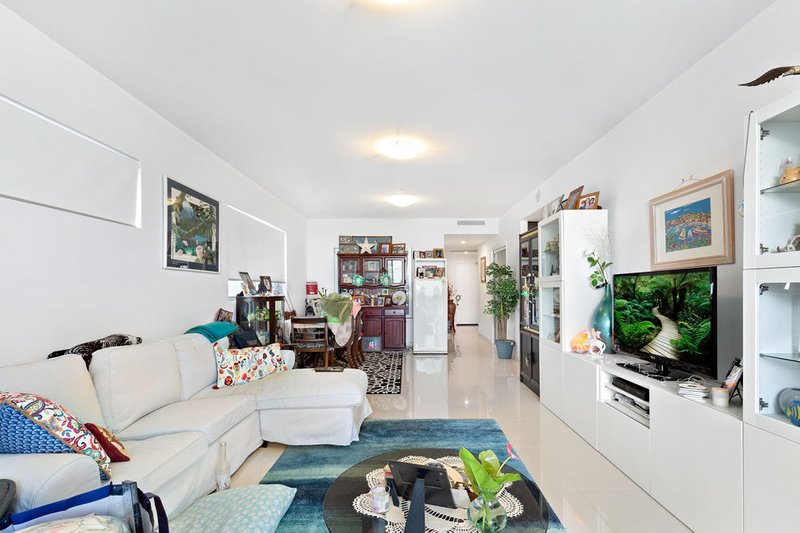 Photo - 11101/25-31 East Quay Drive, Biggera Waters QLD 4216 - Image 2