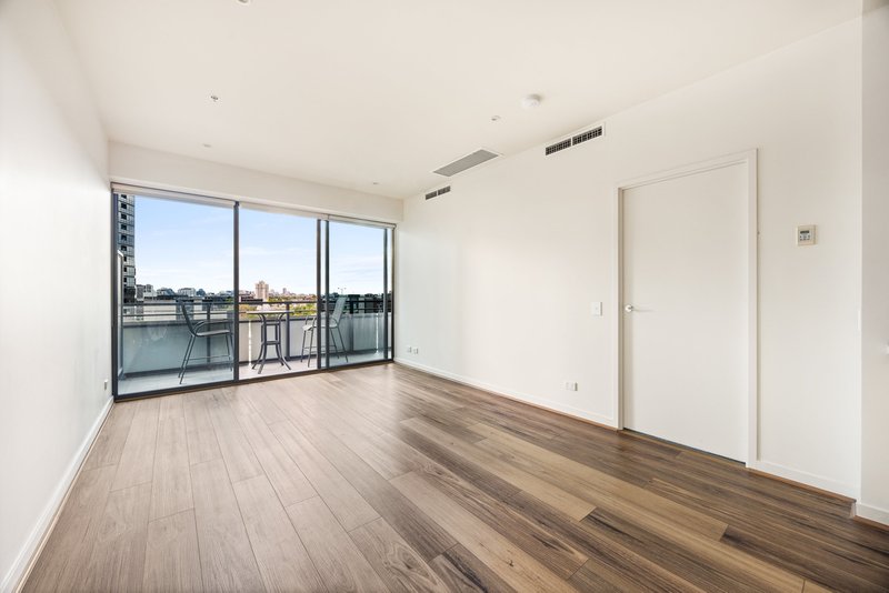 Photo - 1110/45 Haig Street, Southbank VIC 3006 - Image 2