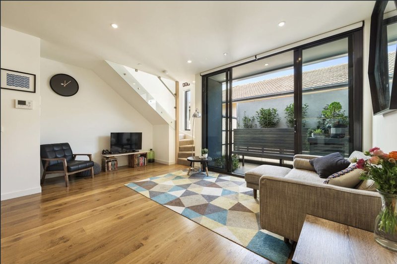 Photo - 11/106 Murrumbeena Road, Murrumbeena VIC 3163 - Image 1