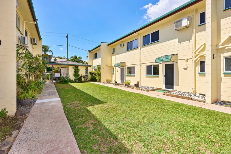 Photo - 11/11-12 Maytown Close, Manoora QLD 4870 - Image 9