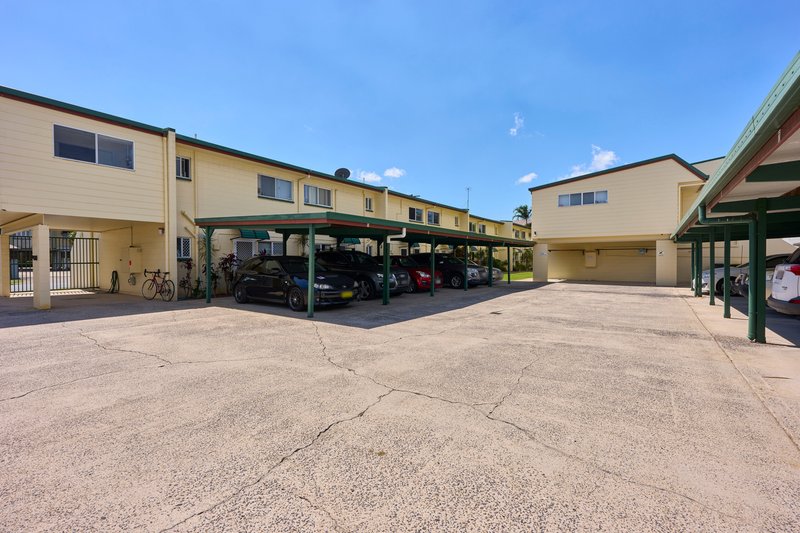 Photo - 11/11-12 Maytown Close, Manoora QLD 4870 - Image 10