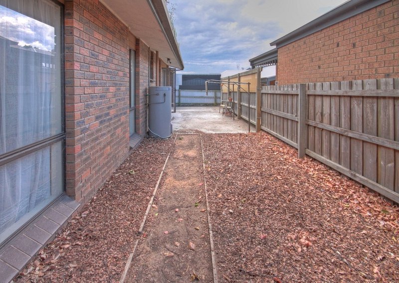 Photo - 1/111 Day Street, Bairnsdale VIC 3875 - Image 10