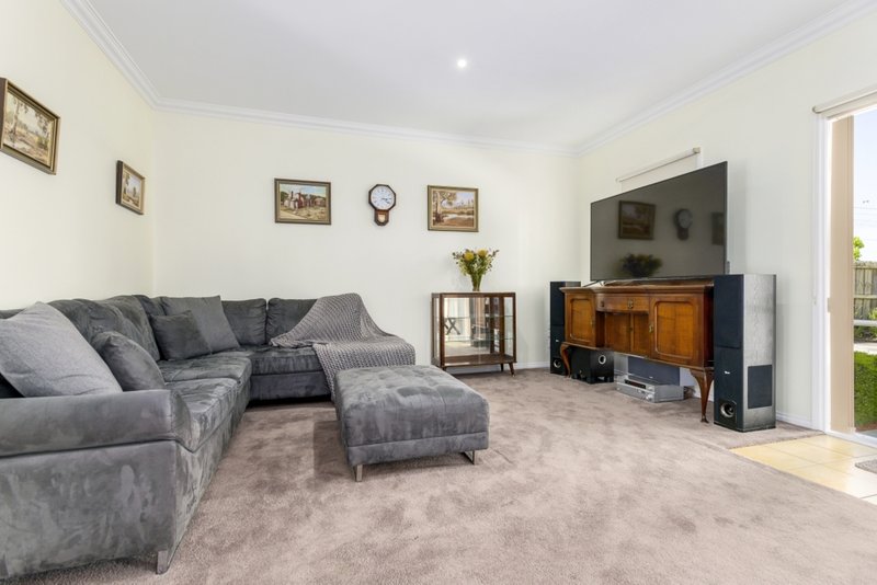 Photo - 11/11 Harrison Court, Altona Meadows VIC 3028 - Image 4