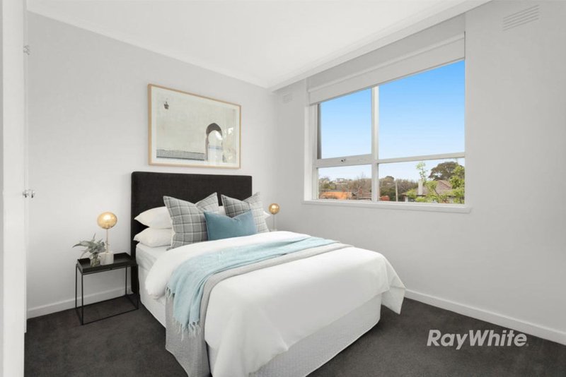 Photo - 11/11 Johnstone Street, Malvern VIC 3144 - Image 4