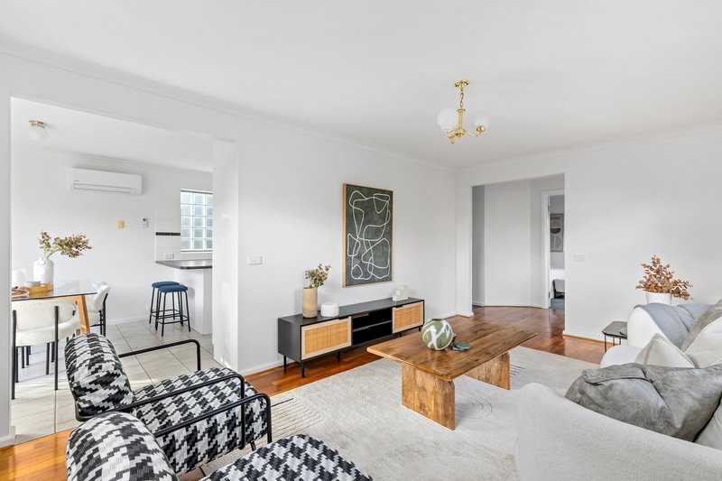 Photo - 11/111 Martins Lane, Viewbank VIC 3084 - Image 2