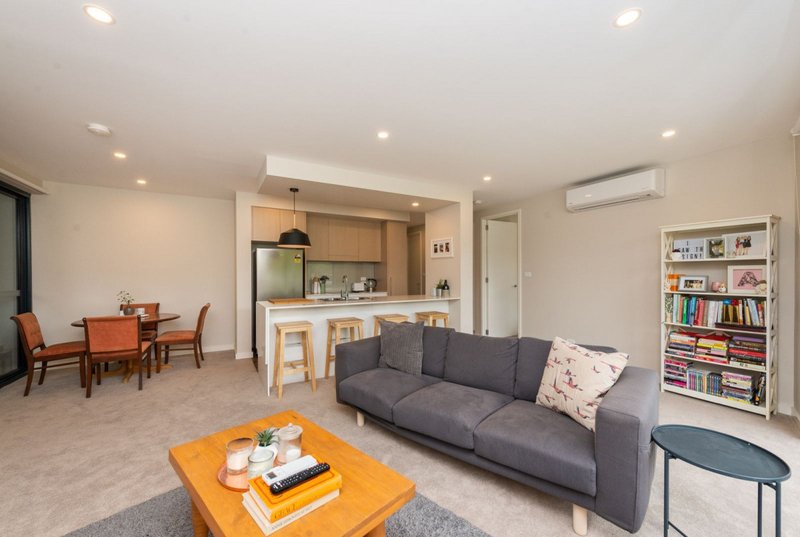 Photo - 11/115 Canberra Avenue, Griffith ACT 2603 - Image 2