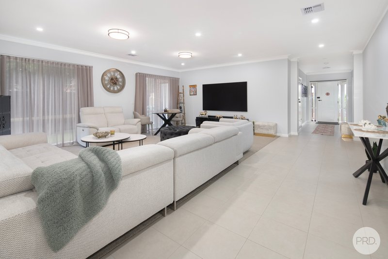 Photo - 1/1116 Howitt Street, Wendouree VIC 3355 - Image 4