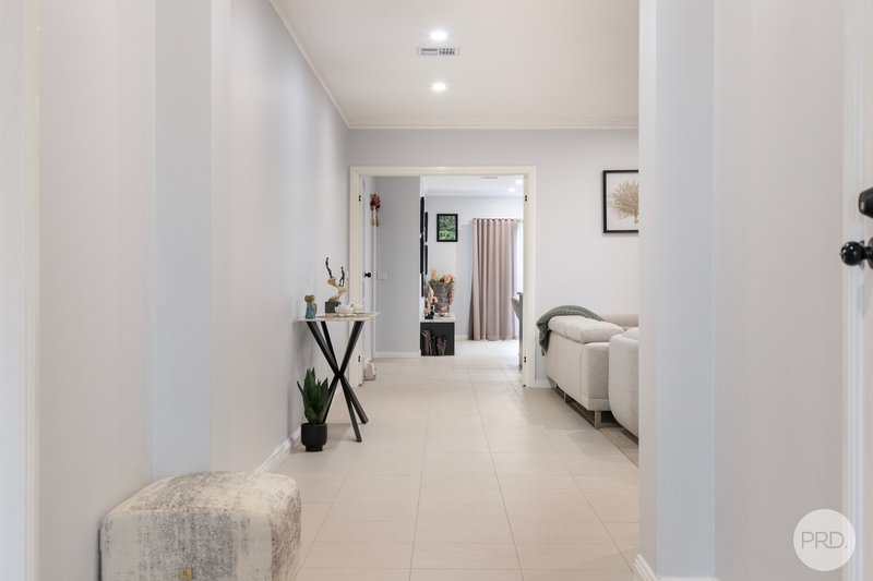 Photo - 1/1116 Howitt Street, Wendouree VIC 3355 - Image 6