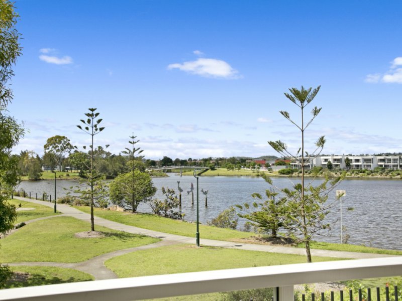 Photo - 1111/65 Varsity Parade, Varsity Lakes QLD 4227 - Image 13