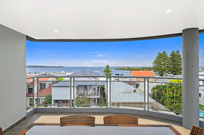 Photo - 11/12-14 Soldiers Point Road, Soldiers Point NSW 2317 - Image 3