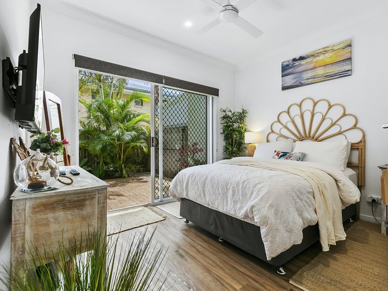 Photo - 11/12-16 Kangaroo Avenue, Bongaree QLD 4507 - Image 8