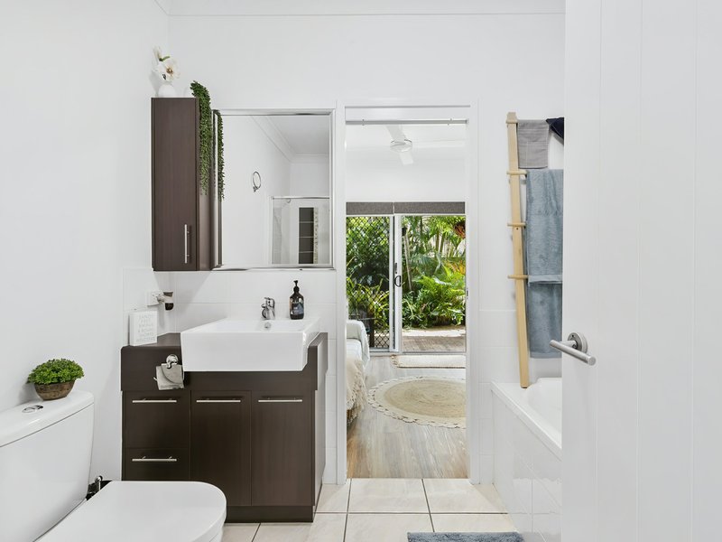 Photo - 11/12-16 Kangaroo Avenue, Bongaree QLD 4507 - Image 14