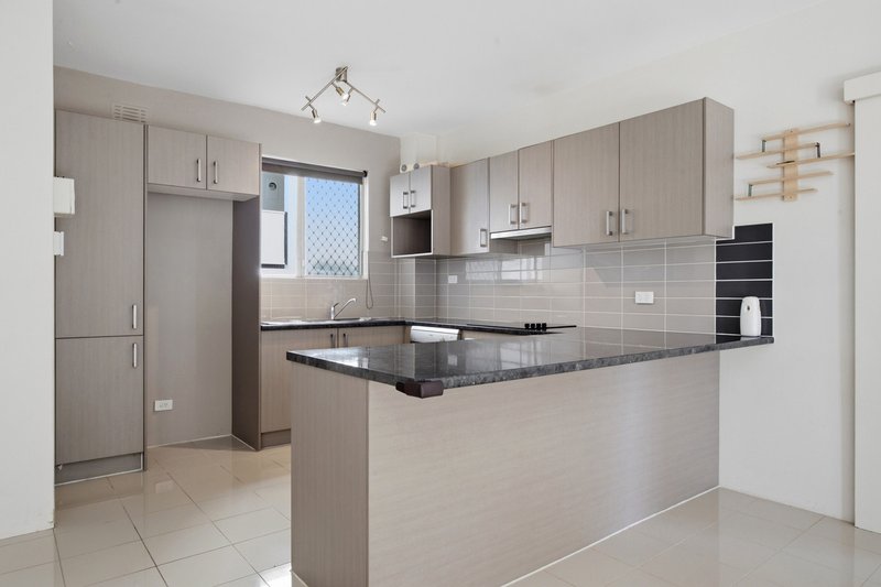 Photo - 1/112 Macfarland Crescent, Pearce ACT 2607 - Image 2