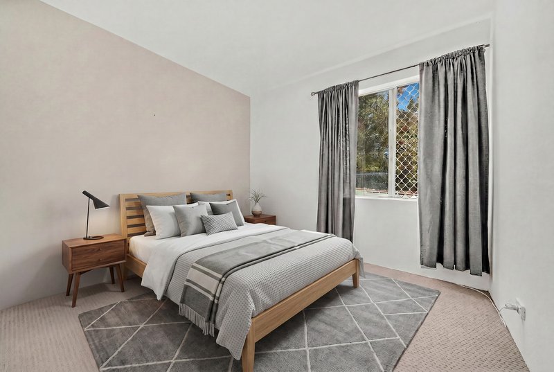 Photo - 1/112 Macfarland Crescent, Pearce ACT 2607 - Image 8