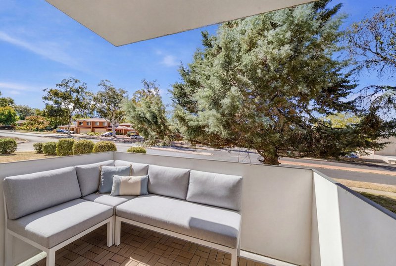 Photo - 1/112 Macfarland Crescent, Pearce ACT 2607 - Image 11