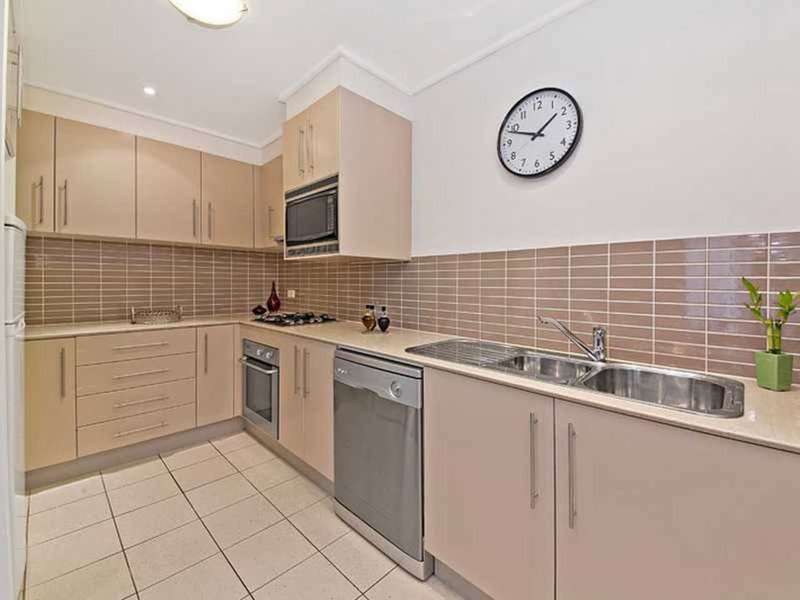 Photo - 111/2 The Piazza , Wentworth Point NSW 2127 - Image 4