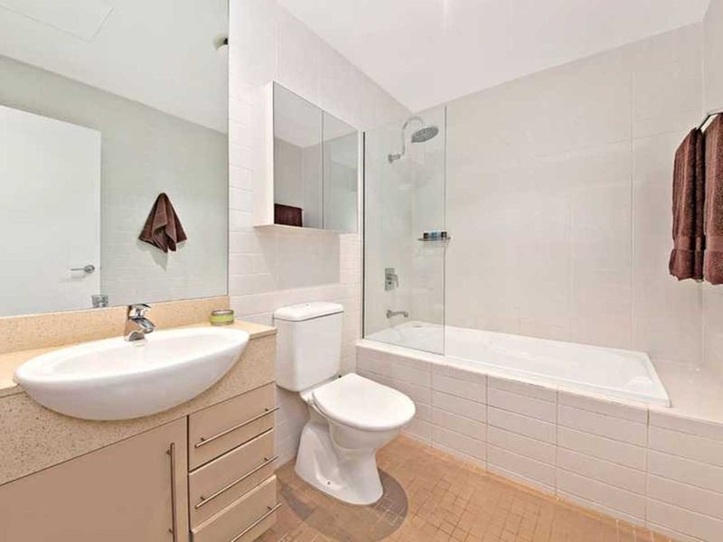 Photo - 111/2 The Piazza , Wentworth Point NSW 2127 - Image 6