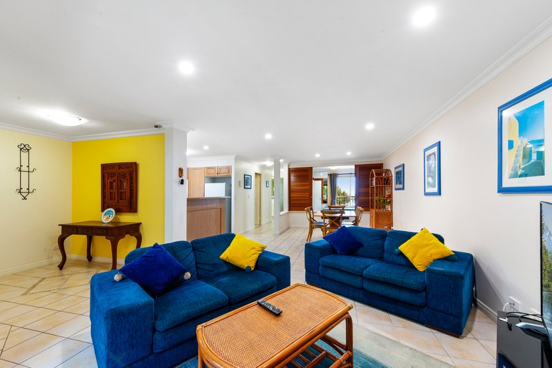 Photo - 11/122-130 Old Burleigh Road, Broadbeach QLD 4218 - Image 6