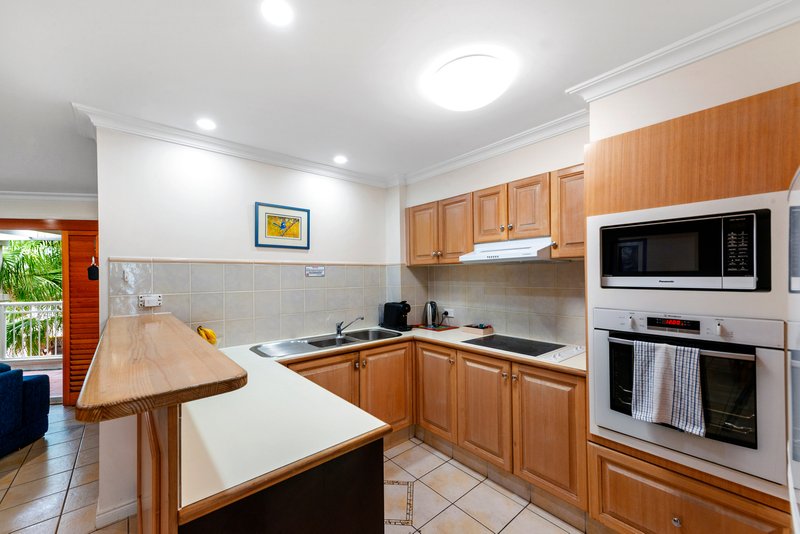 Photo - 11/122-130 Old Burleigh Road, Broadbeach QLD 4218 - Image 9