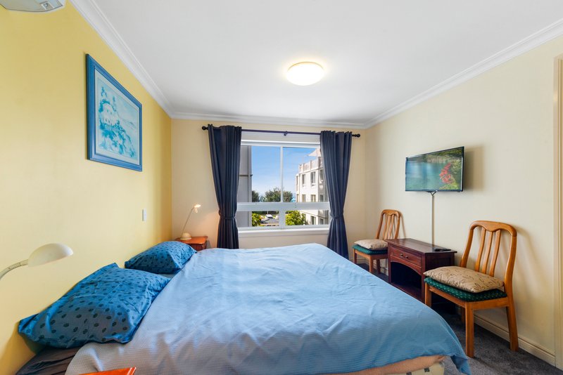 Photo - 11/122-130 Old Burleigh Road, Broadbeach QLD 4218 - Image 11