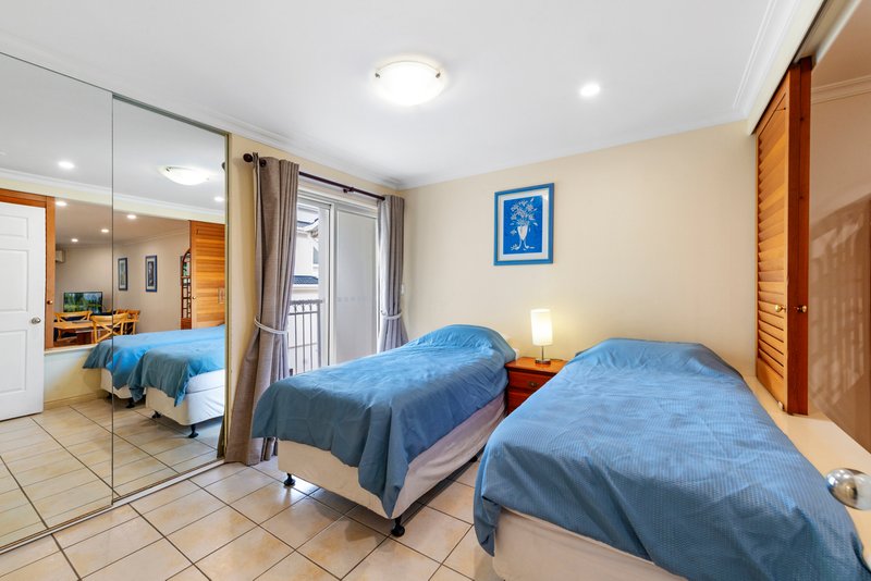 Photo - 11/122-130 Old Burleigh Road, Broadbeach QLD 4218 - Image 14