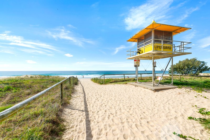 Photo - 11/122-130 Old Burleigh Road, Broadbeach QLD 4218 - Image 16