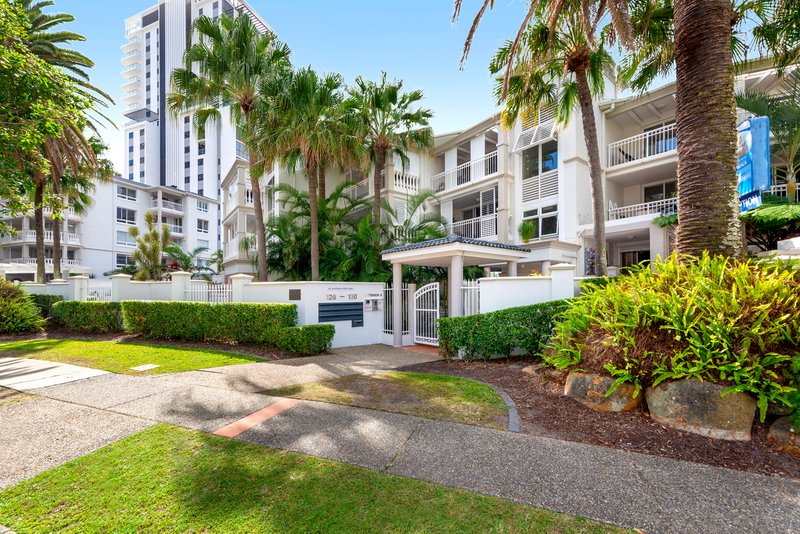 Photo - 11/122-130 Old Burleigh Road, Broadbeach QLD 4218 - Image 19