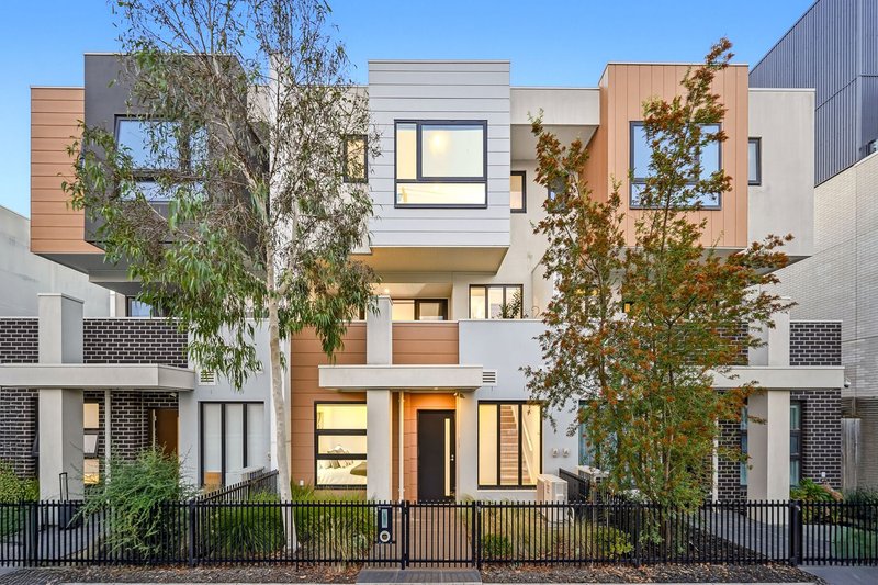 Photo - 11/127 Tyner Road, Wantirna South VIC 3152 - Image 1