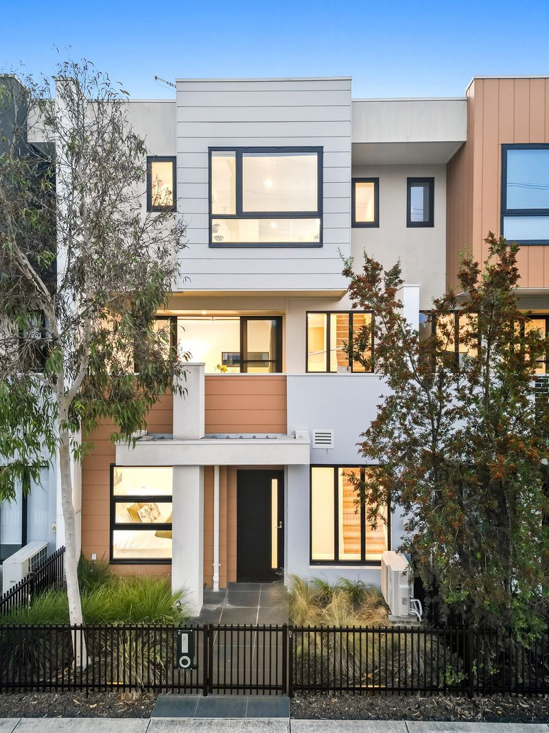 Photo - 11/127 Tyner Road, Wantirna South VIC 3152 - Image 2