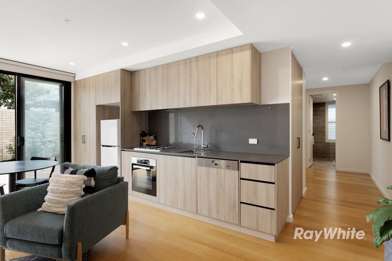 Photo - 11/128 Murrumbeena Road, Murrumbeena VIC 3163 - Image 4