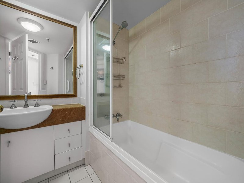 Photo - 1112A/2633 Gold Coast Highway, Broadbeach QLD 4218 - Image 8
