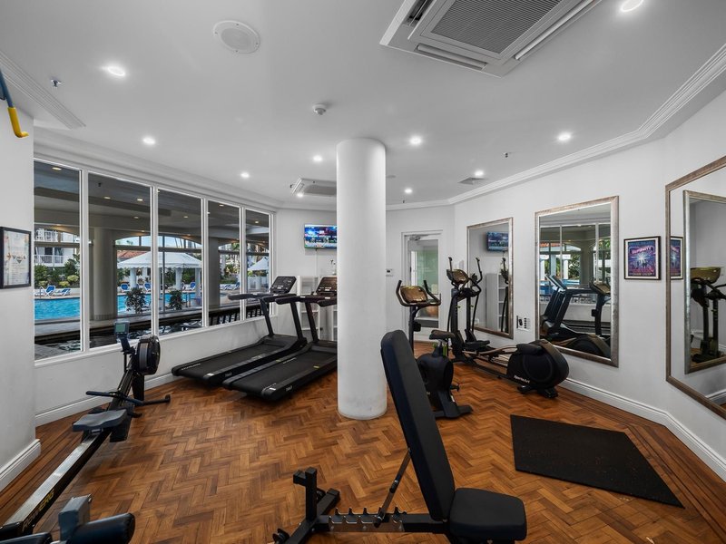 Photo - 1112A/2633 Gold Coast Highway, Broadbeach QLD 4218 - Image 10