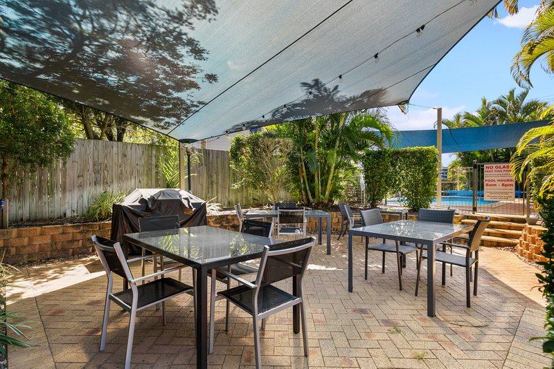 Photo - 11/13-15 Ann Street, Torquay QLD 4655 - Image 13