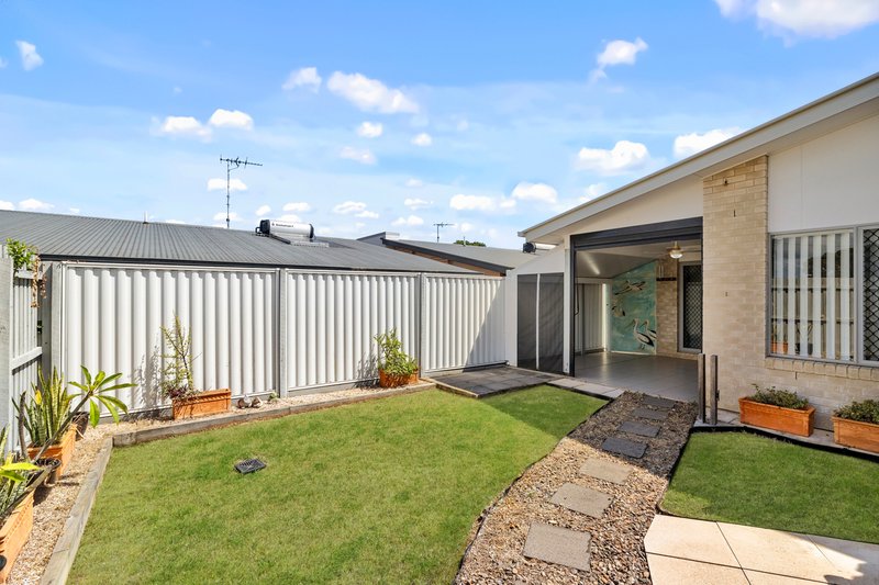 Photo - 1/113 Broadwater Terrace, Redland Bay QLD 4165 - Image 3