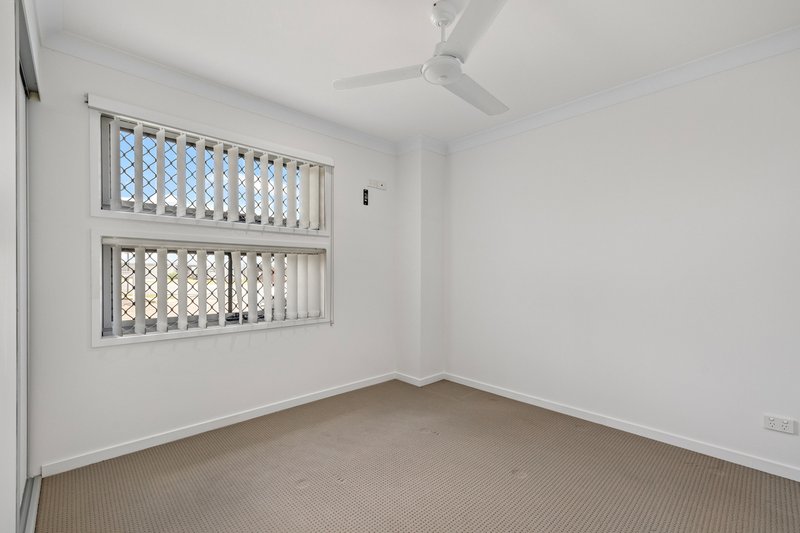 Photo - 1/113 Broadwater Terrace, Redland Bay QLD 4165 - Image 16