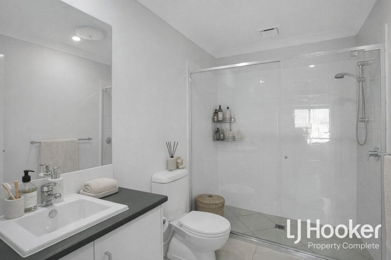 Photo - 1/113 Darnell Street, Yarrabilba QLD 4207 - Image 5