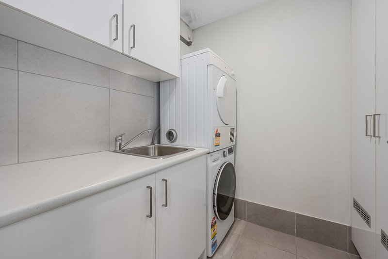 Photo - 1/113 Landsborough Avenue, Scarborough QLD 4020 - Image 17